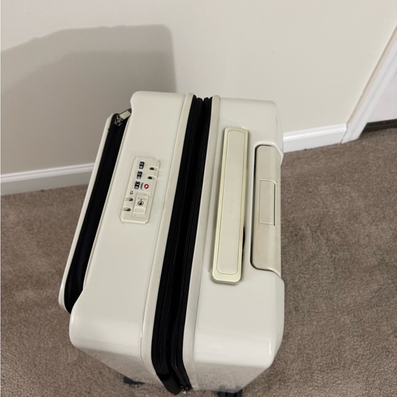 Porsche Design White Luggage - Picture 8 of 14